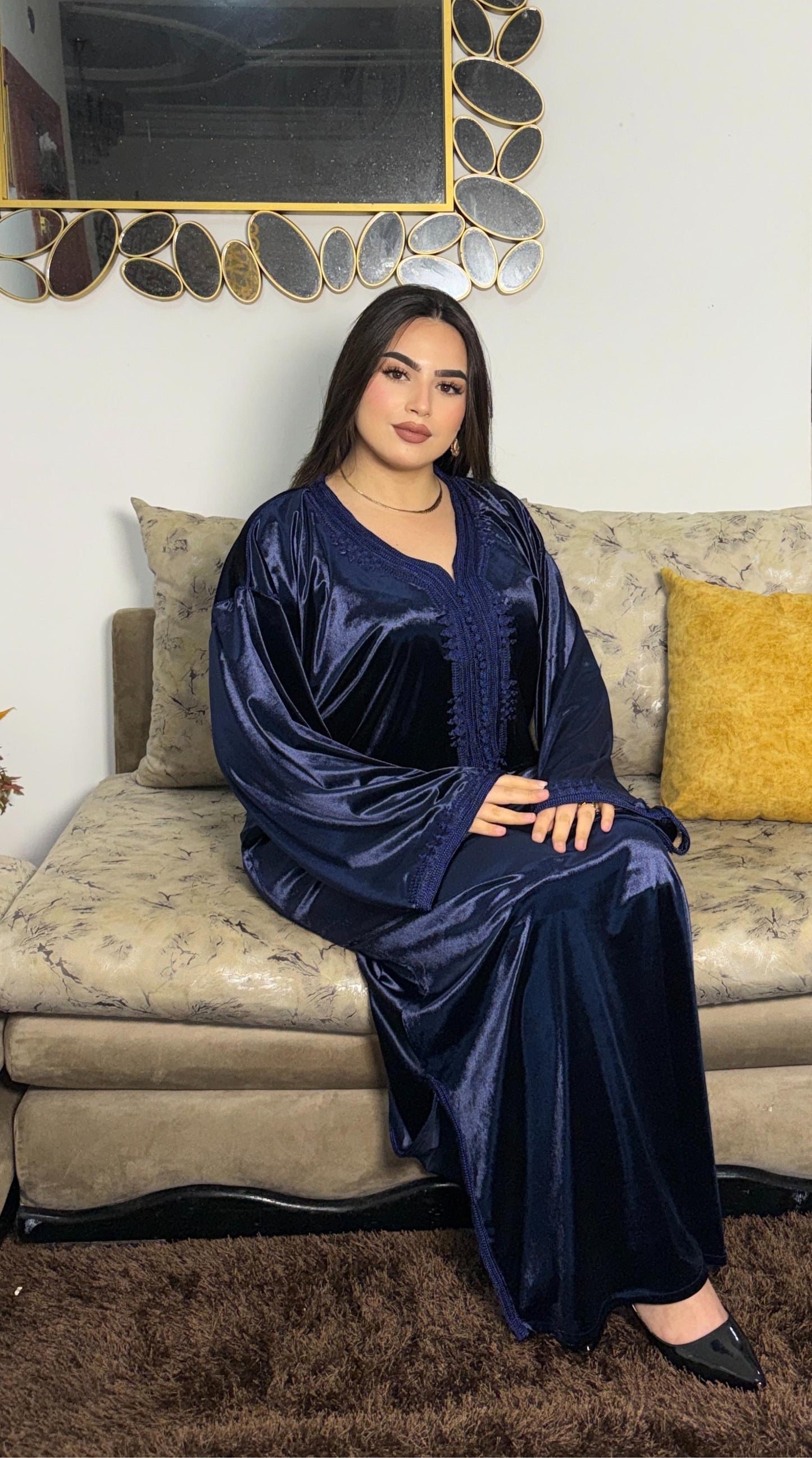 Caftan "Hor Ain" en Velours Soyeux - Élégance Marocaine Traditionnelle