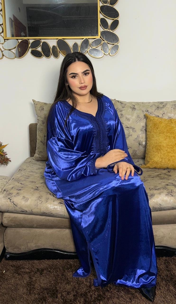 Caftan "Hor Ain" en Velours Soyeux - Élégance Marocaine Traditionnelle