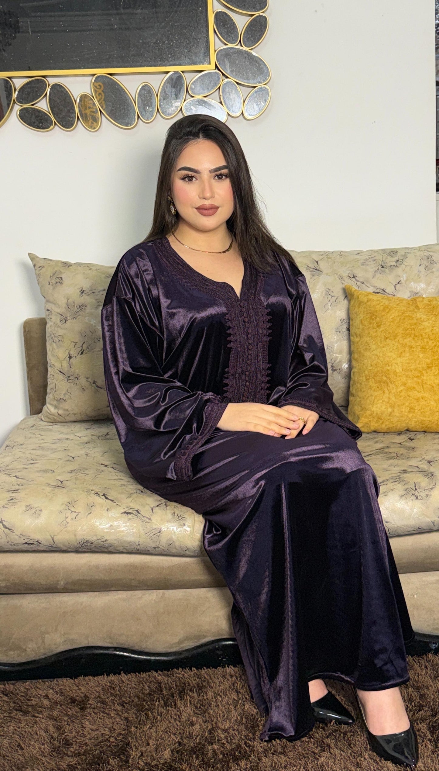 Caftan "Hor Ain" en Velours Soyeux - Élégance Marocaine Traditionnelle