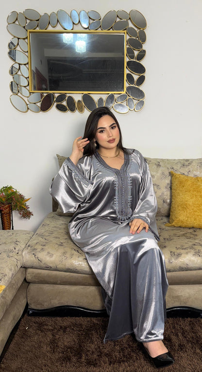 Caftan "Hor Ain" en Velours Soyeux - Élégance Marocaine Traditionnelle