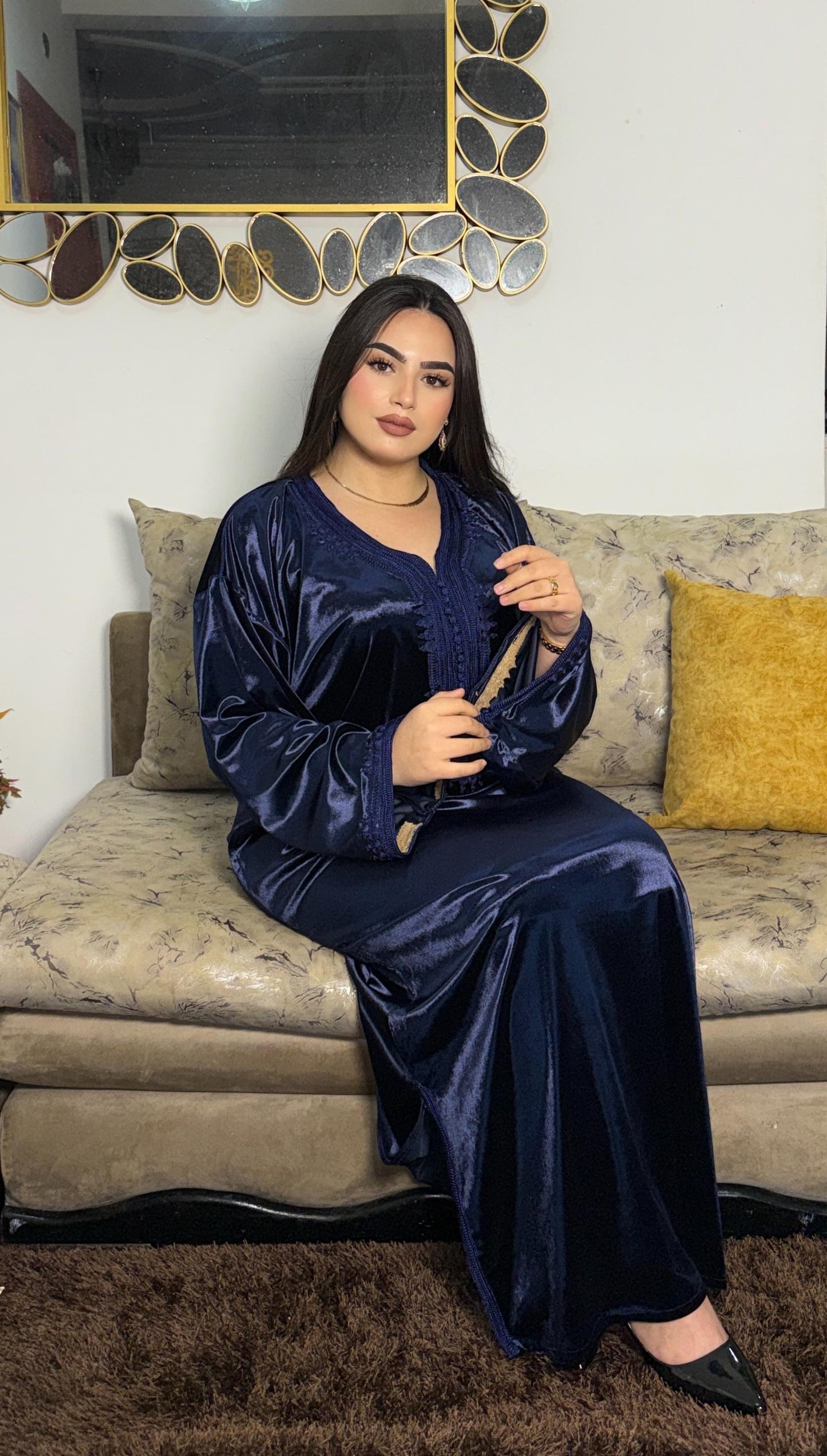 Caftan "Hor Ain" en Velours Soyeux - Élégance Marocaine Traditionnelle